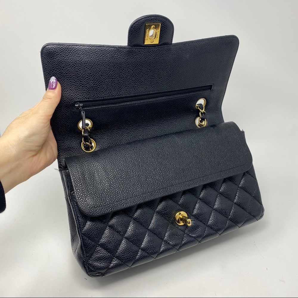 ✈️sold✈️CHANEL classic flap medium - Picture 8 of 15
